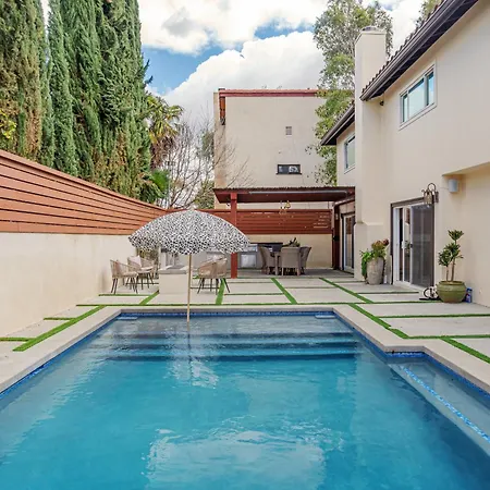 Beautiful 5 Bedroom 8 Bed Sleeps Up To 16 With Pool Near Universal Studios